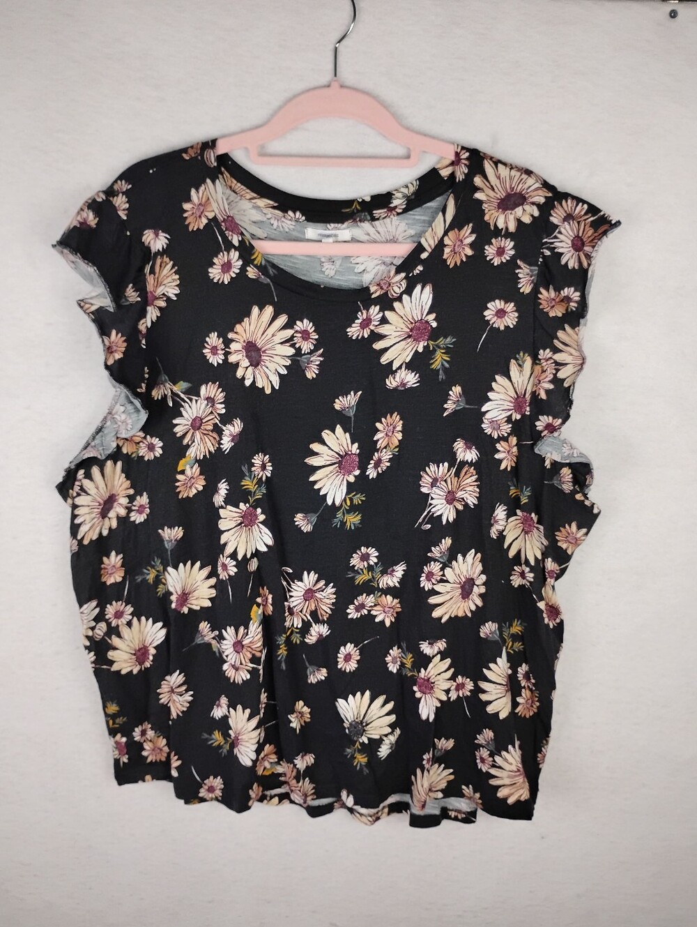 Maurices Short Sleeve blouse Black with Cream Daisy Print Size 3X - Picture 2 of 5